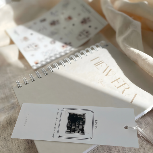 Pack complet – New Era Planner, Stickers & Marque-Page Iliana